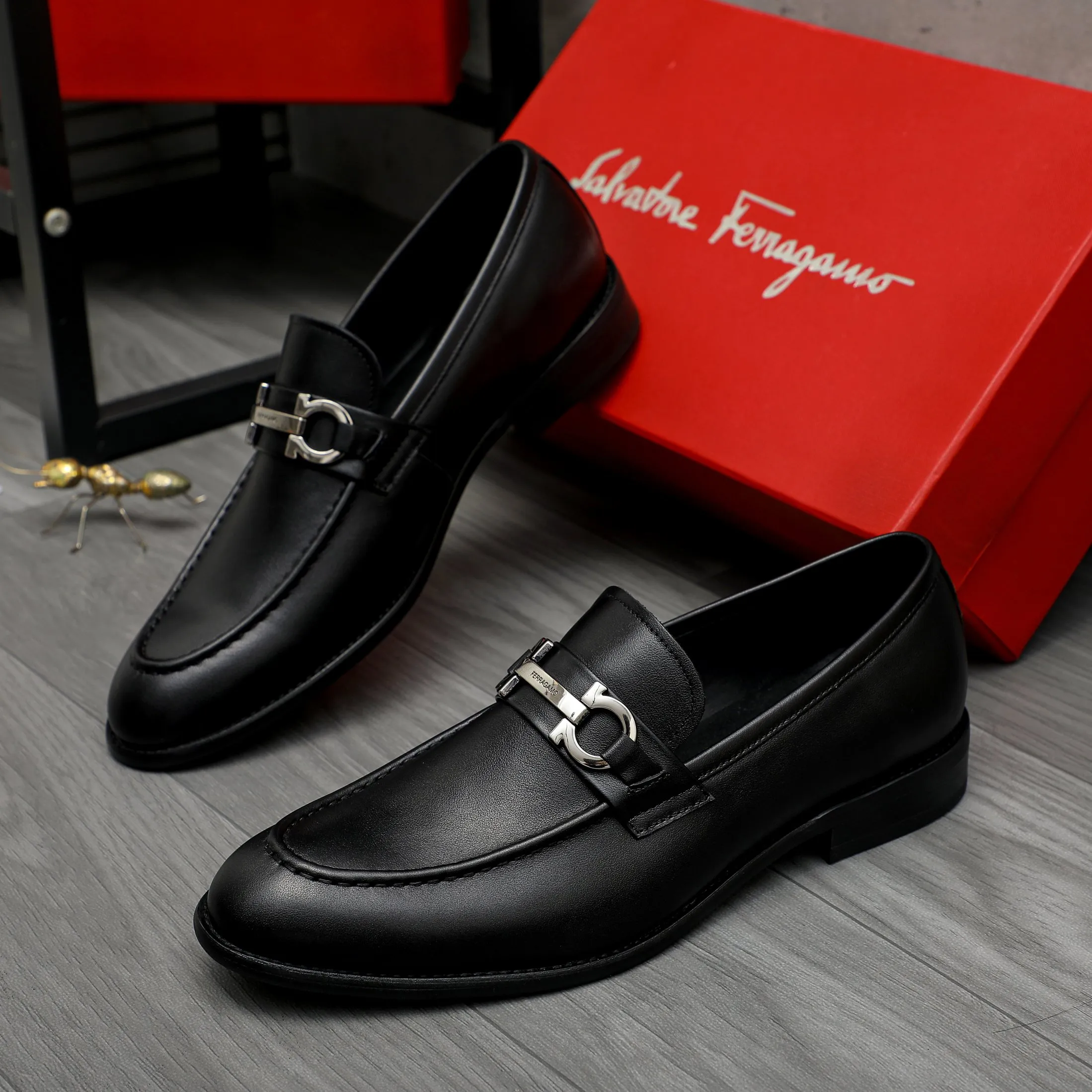 Men's shoes 💰420 Product trademark: Ferragamo " Ferragamo ] Business slip-on leather shoes Regular size: 39-45 (38.46 custom-made, non-refundable) Product materials: Selected high-quality cowhide upper, sheepskin lining, original rubber outsole